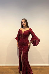 Hermoso vestido de fiesta largo burdeos con lentejuelas y abertura frontal con mangas largas